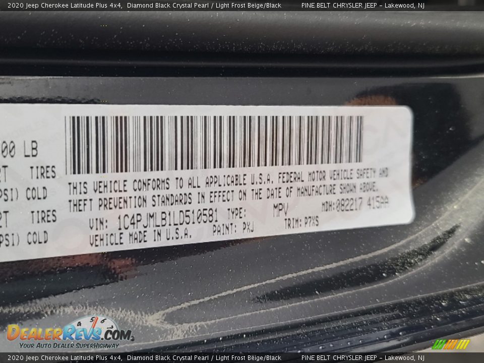 2020 Jeep Cherokee Latitude Plus 4x4 Diamond Black Crystal Pearl / Light Frost Beige/Black Photo #35