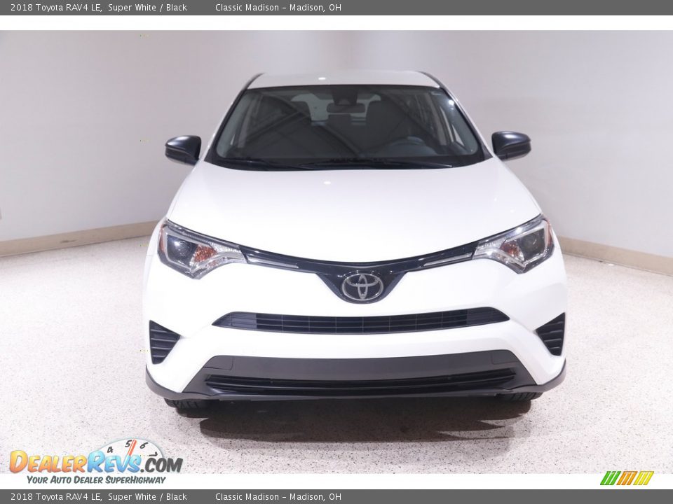 2018 Toyota RAV4 LE Super White / Black Photo #2