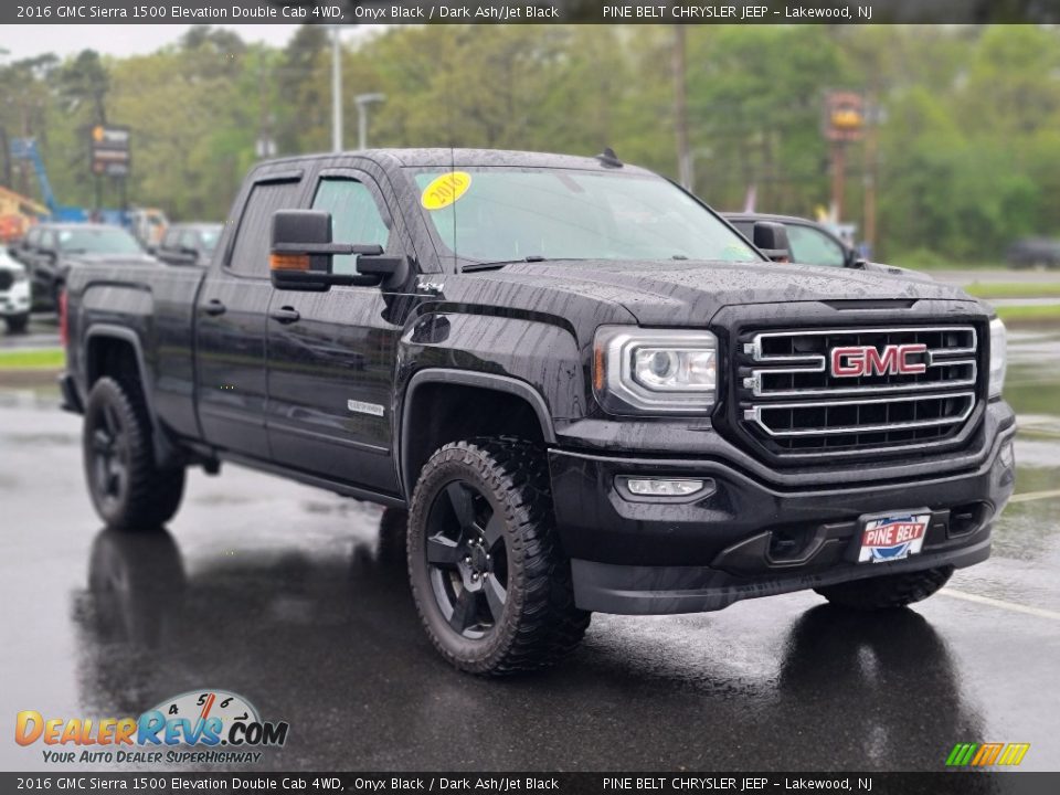 Front 3/4 View of 2016 GMC Sierra 1500 Elevation Double Cab 4WD Photo #18