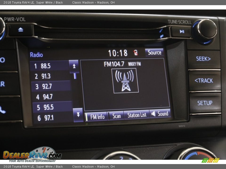 2018 Toyota RAV4 LE Super White / Black Photo #10