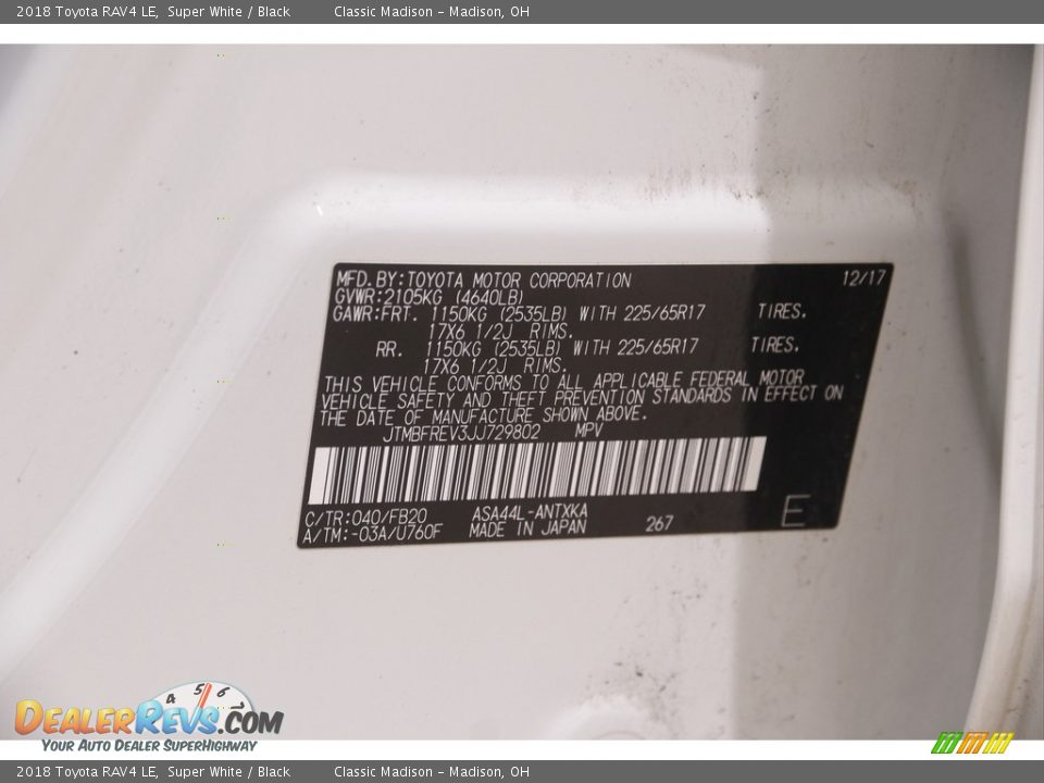 2018 Toyota RAV4 LE Super White / Black Photo #20