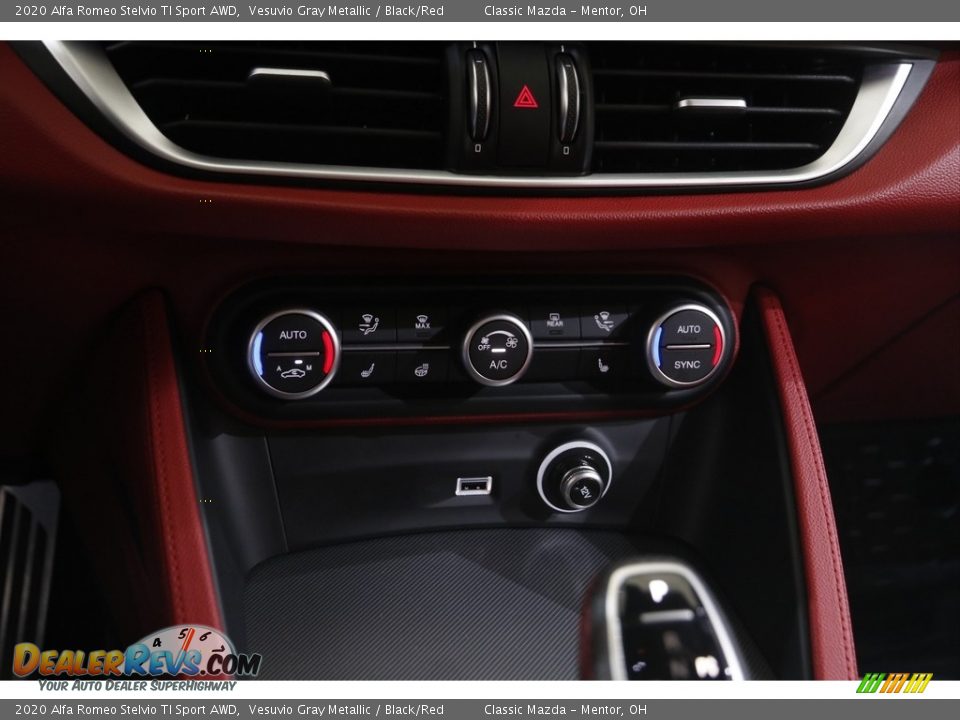 2020 Alfa Romeo Stelvio TI Sport AWD Vesuvio Gray Metallic / Black/Red Photo #16
