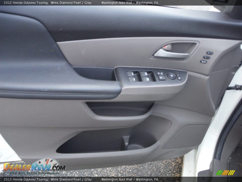 2013 Honda Odyssey Touring White Diamond Pearl / Gray Photo #14