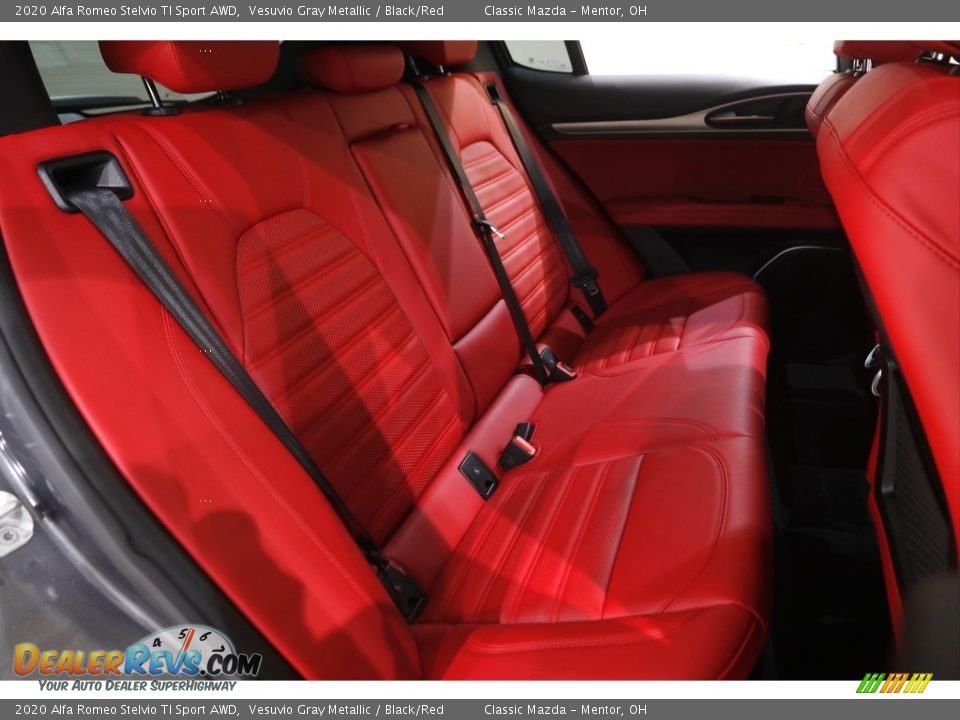 2020 Alfa Romeo Stelvio TI Sport AWD Vesuvio Gray Metallic / Black/Red Photo #20