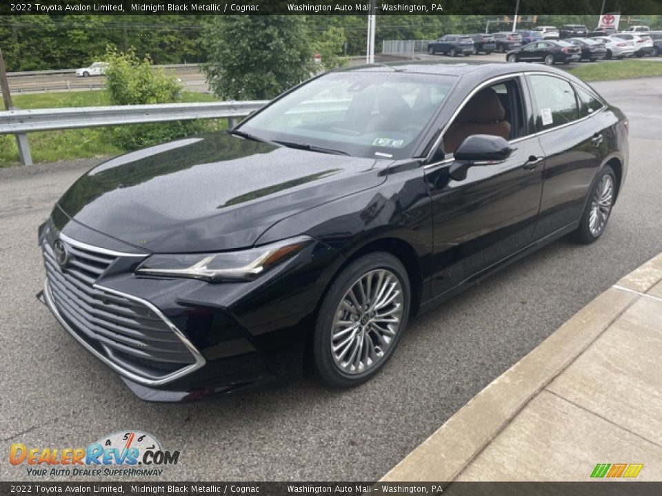 Front 3/4 View of 2022 Toyota Avalon Limited Photo #7