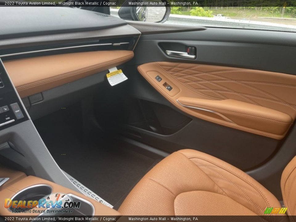 Front Seat of 2022 Toyota Avalon Limited Photo #11
