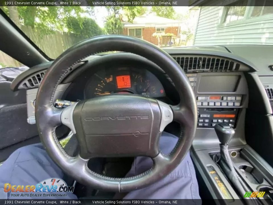 1991 Chevrolet Corvette Coupe White / Black Photo #3