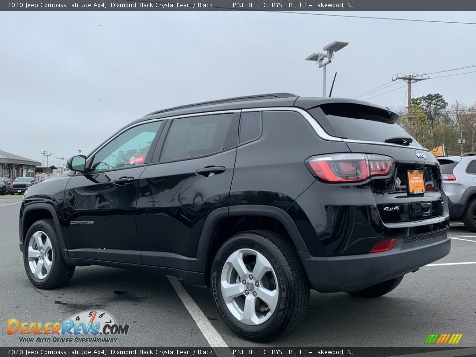 2020 Jeep Compass Latitude 4x4 Diamond Black Crystal Pearl / Black Photo #6