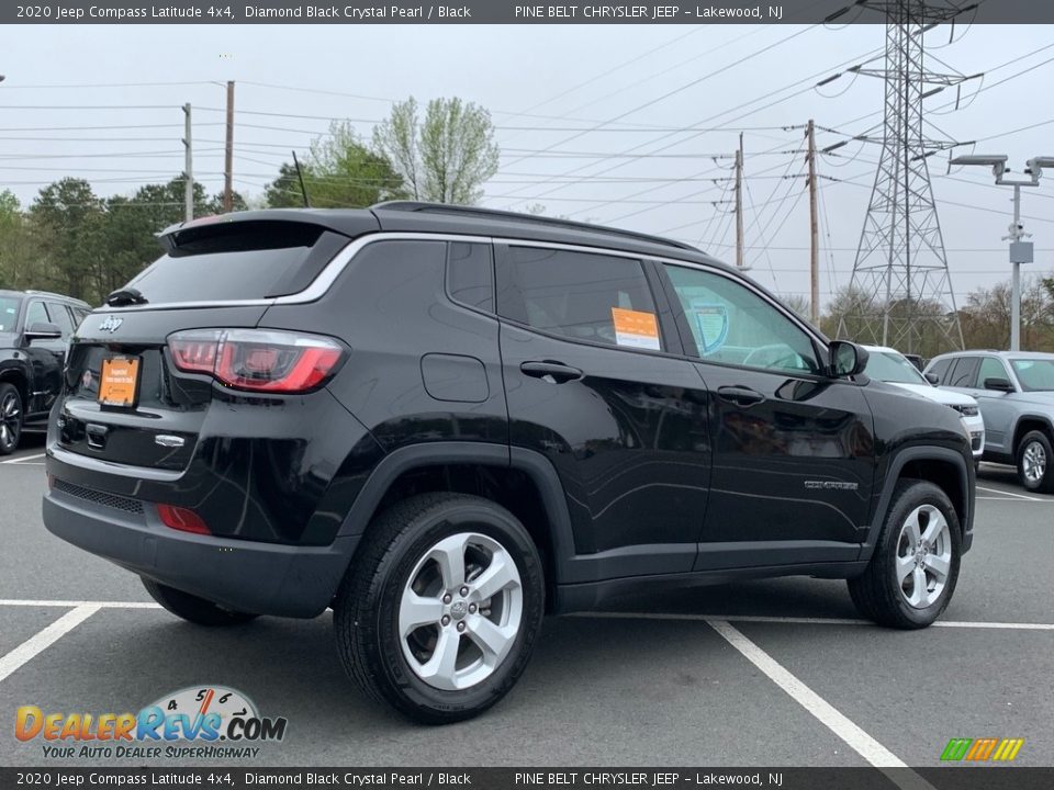 2020 Jeep Compass Latitude 4x4 Diamond Black Crystal Pearl / Black Photo #9