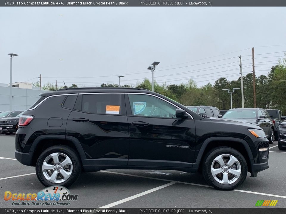 2020 Jeep Compass Latitude 4x4 Diamond Black Crystal Pearl / Black Photo #10