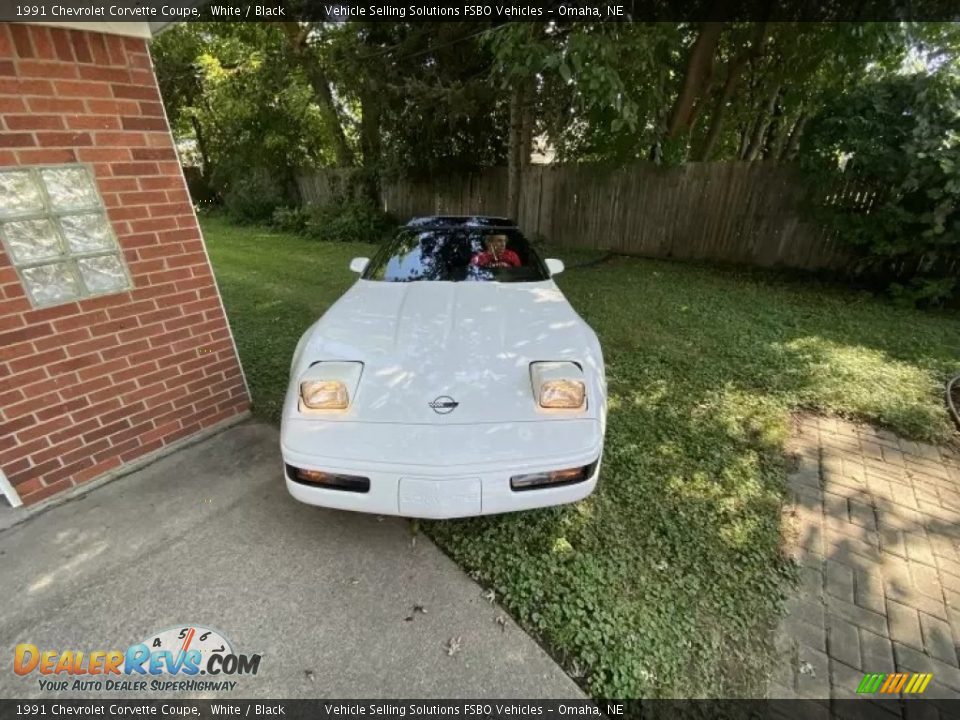 1991 Chevrolet Corvette Coupe White / Black Photo #13