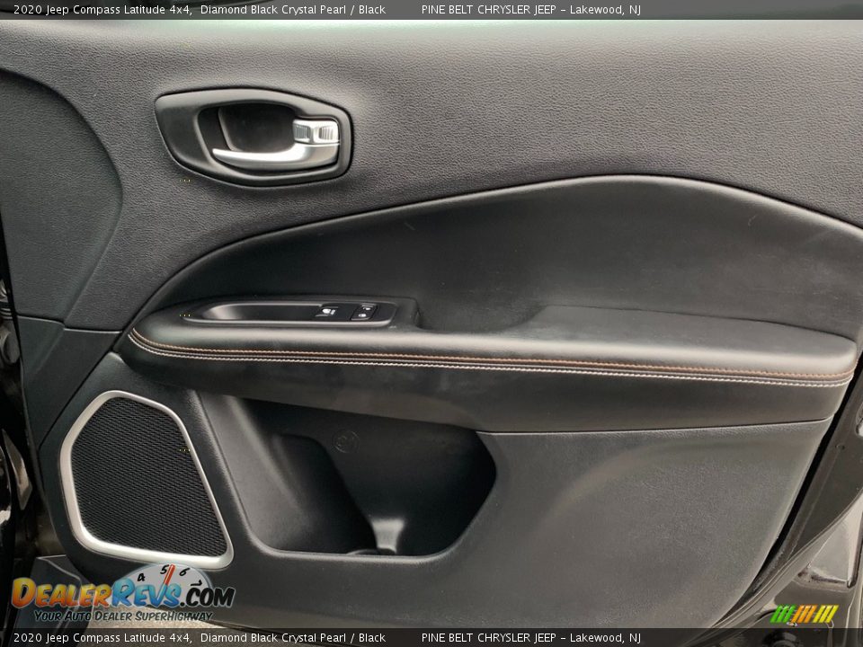 2020 Jeep Compass Latitude 4x4 Diamond Black Crystal Pearl / Black Photo #15