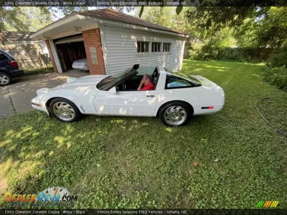 1991 Chevrolet Corvette Coupe White / Black Photo #14