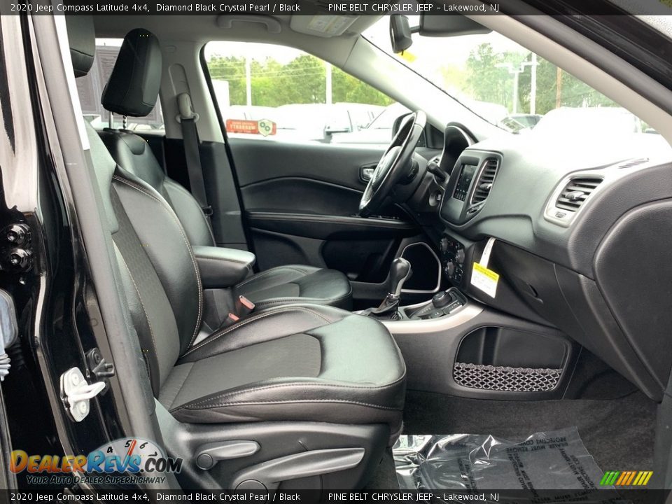 2020 Jeep Compass Latitude 4x4 Diamond Black Crystal Pearl / Black Photo #17