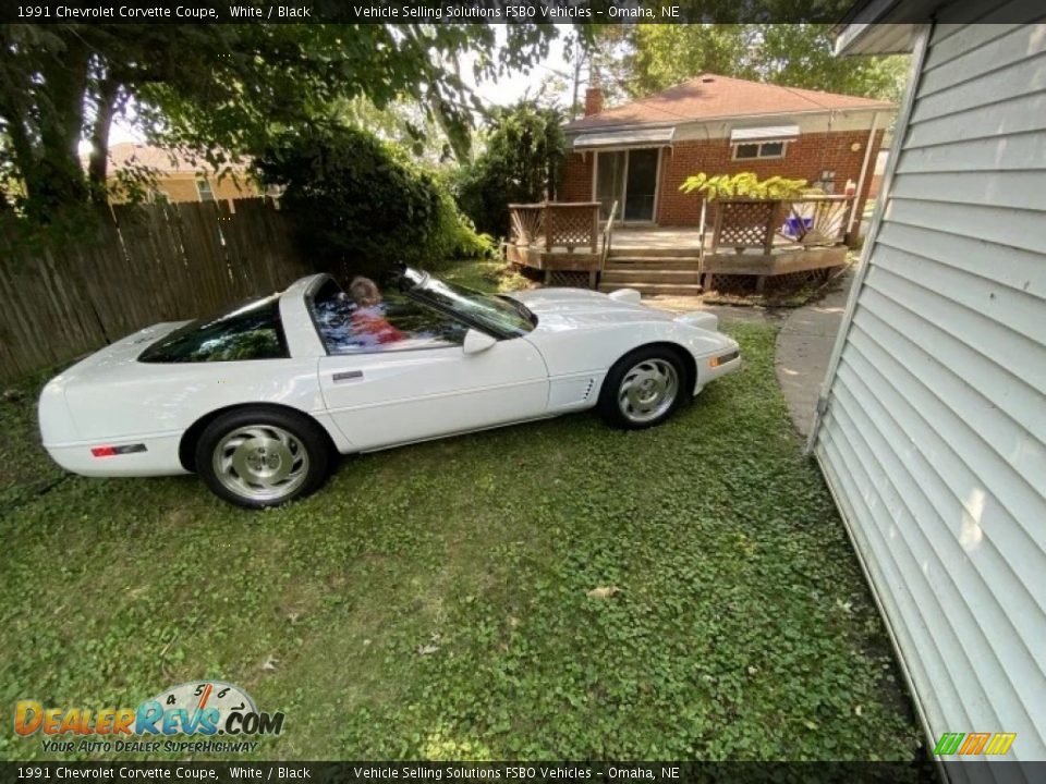 1991 Chevrolet Corvette Coupe White / Black Photo #16