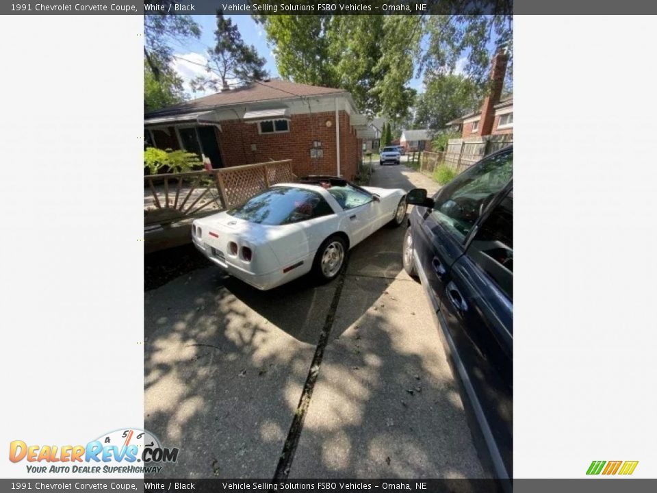 1991 Chevrolet Corvette Coupe White / Black Photo #17