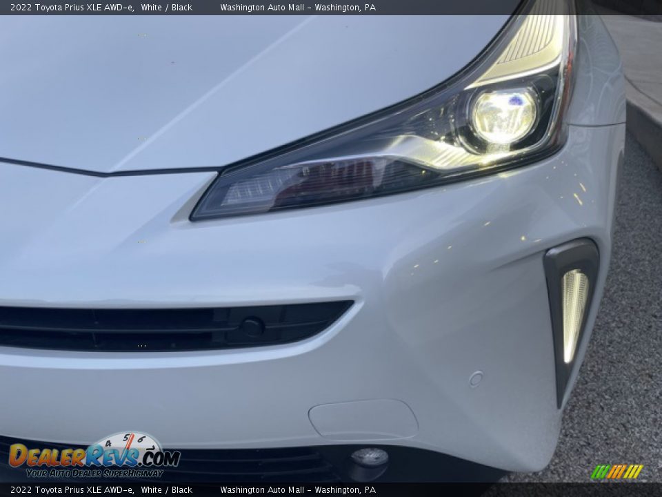 2022 Toyota Prius XLE AWD-e White / Black Photo #25