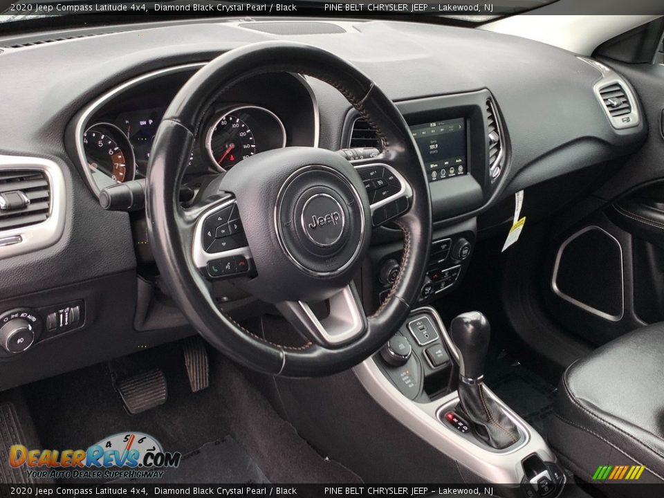 2020 Jeep Compass Latitude 4x4 Diamond Black Crystal Pearl / Black Photo #34