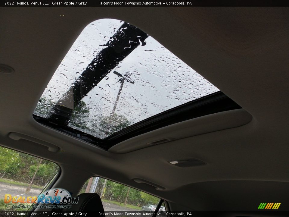 Sunroof of 2022 Hyundai Venue SEL Photo #15