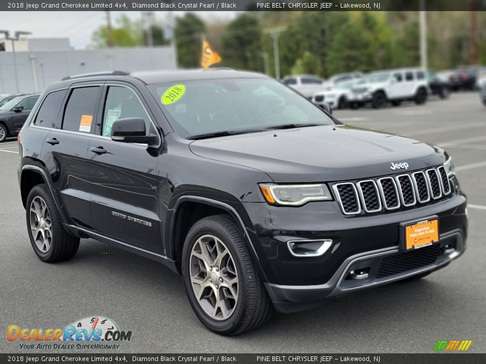 Front 3/4 View of 2018 Jeep Grand Cherokee Limited 4x4 Photo #17