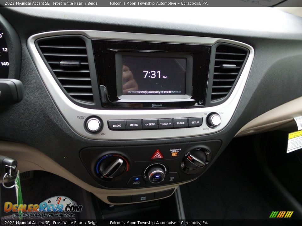 2022 Hyundai Accent SE Frost White Pearl / Beige Photo #17