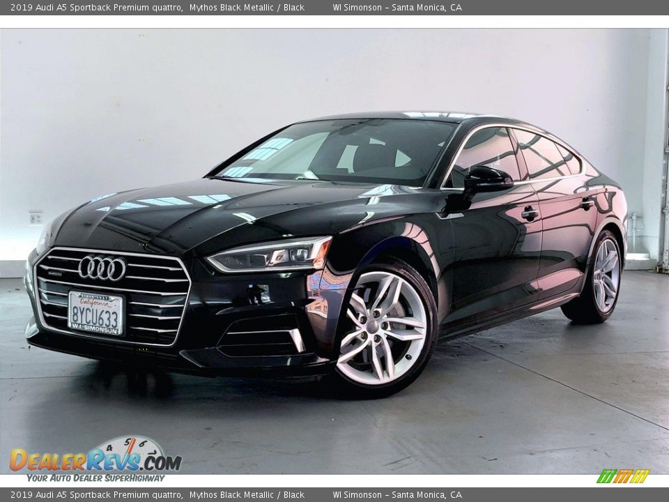 Front 3/4 View of 2019 Audi A5 Sportback Premium quattro Photo #12