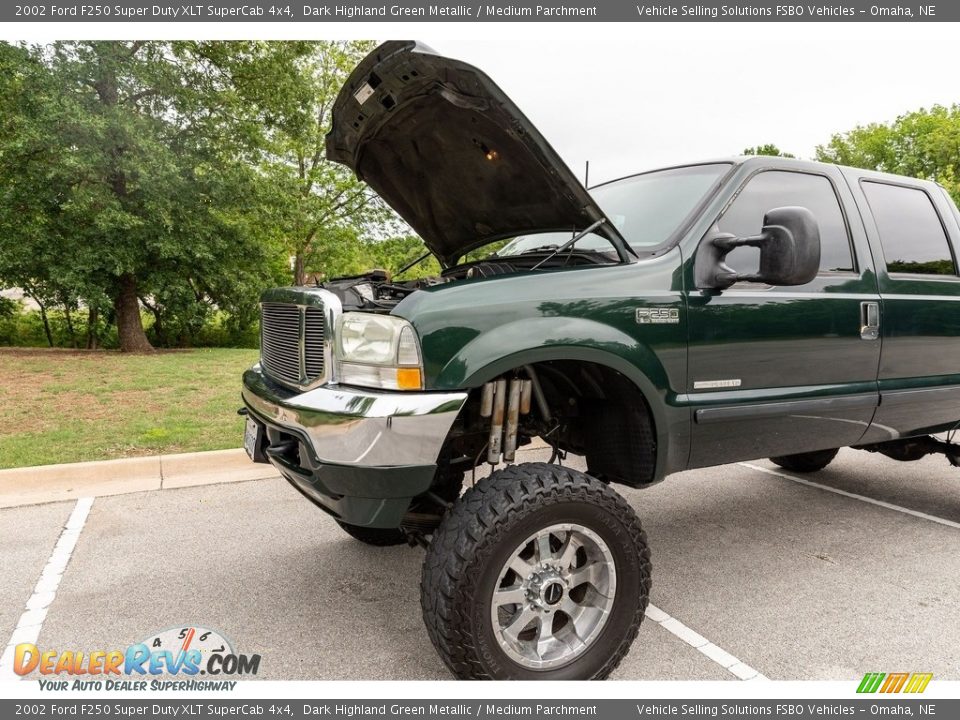 2002 Ford F250 Super Duty XLT SuperCab 4x4 Dark Highland Green Metallic / Medium Parchment Photo #29