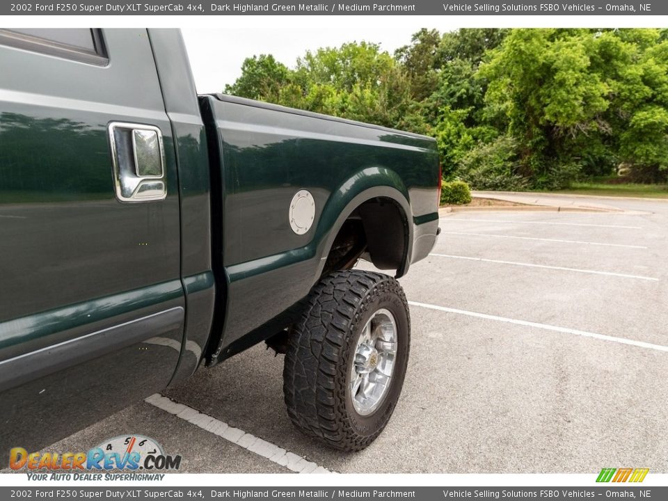 2002 Ford F250 Super Duty XLT SuperCab 4x4 Dark Highland Green Metallic / Medium Parchment Photo #31