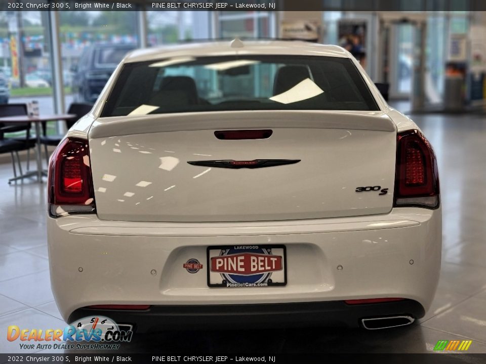 2022 Chrysler 300 S Bright White / Black Photo #6