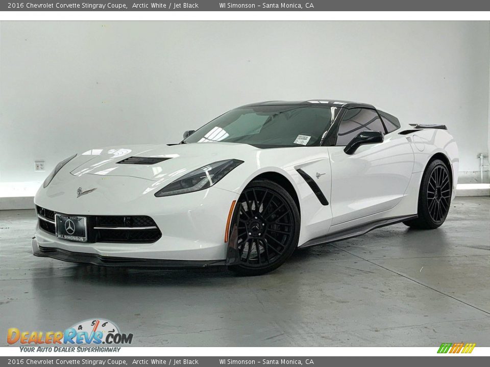 Front 3/4 View of 2016 Chevrolet Corvette Stingray Coupe Photo #11