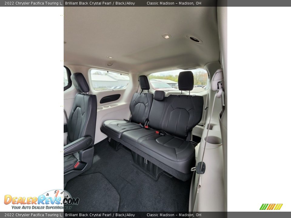 2022 Chrysler Pacifica Touring L Brilliant Black Crystal Pearl / Black/Alloy Photo #4