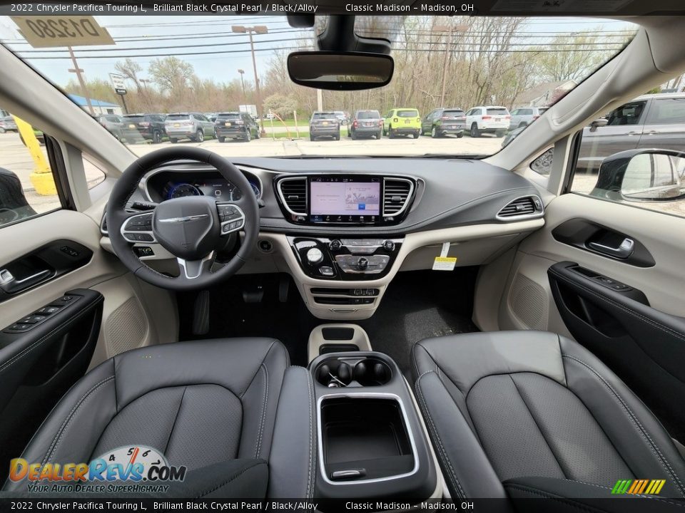 2022 Chrysler Pacifica Touring L Brilliant Black Crystal Pearl / Black/Alloy Photo #5