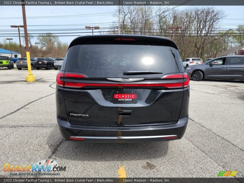 2022 Chrysler Pacifica Touring L Brilliant Black Crystal Pearl / Black/Alloy Photo #11