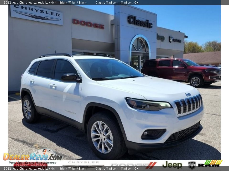 2022 Jeep Cherokee Latitude Lux 4x4 Bright White / Black Photo #1