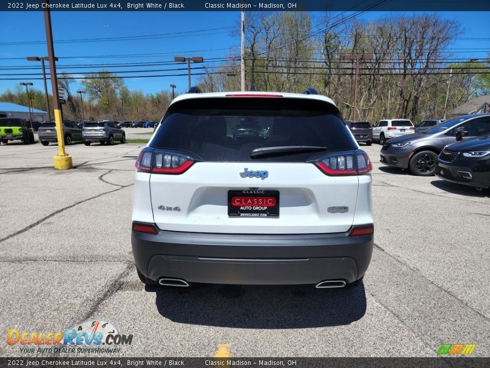 2022 Jeep Cherokee Latitude Lux 4x4 Bright White / Black Photo #10