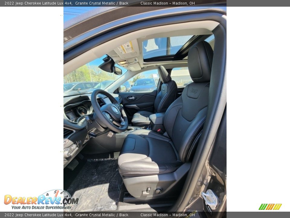 2022 Jeep Cherokee Latitude Lux 4x4 Granite Crystal Metallic / Black Photo #2