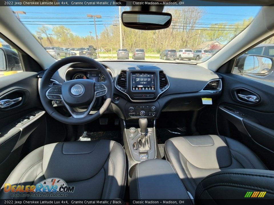 2022 Jeep Cherokee Latitude Lux 4x4 Granite Crystal Metallic / Black Photo #4