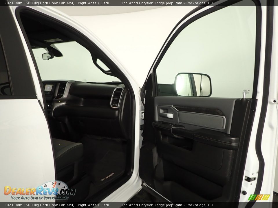 2021 Ram 3500 Big Horn Crew Cab 4x4 Bright White / Black Photo #25