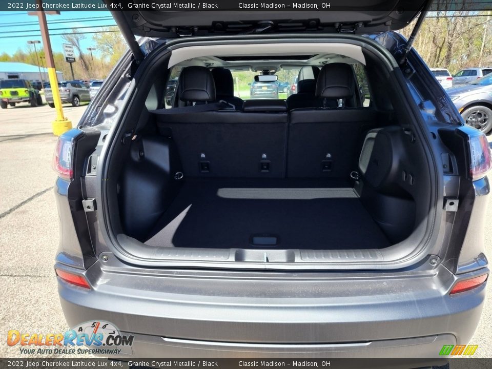 2022 Jeep Cherokee Latitude Lux 4x4 Granite Crystal Metallic / Black Photo #11