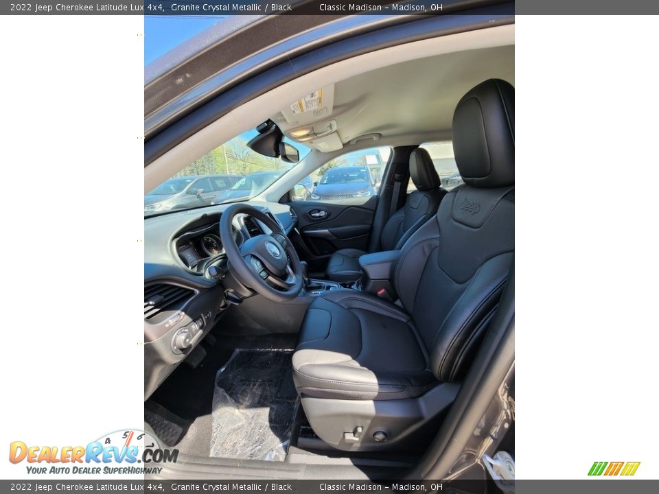 2022 Jeep Cherokee Latitude Lux 4x4 Granite Crystal Metallic / Black Photo #2