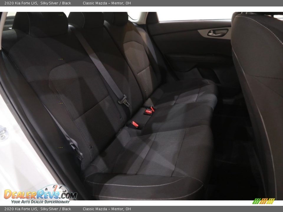 2020 Kia Forte LXS Silky Silver / Black Photo #15