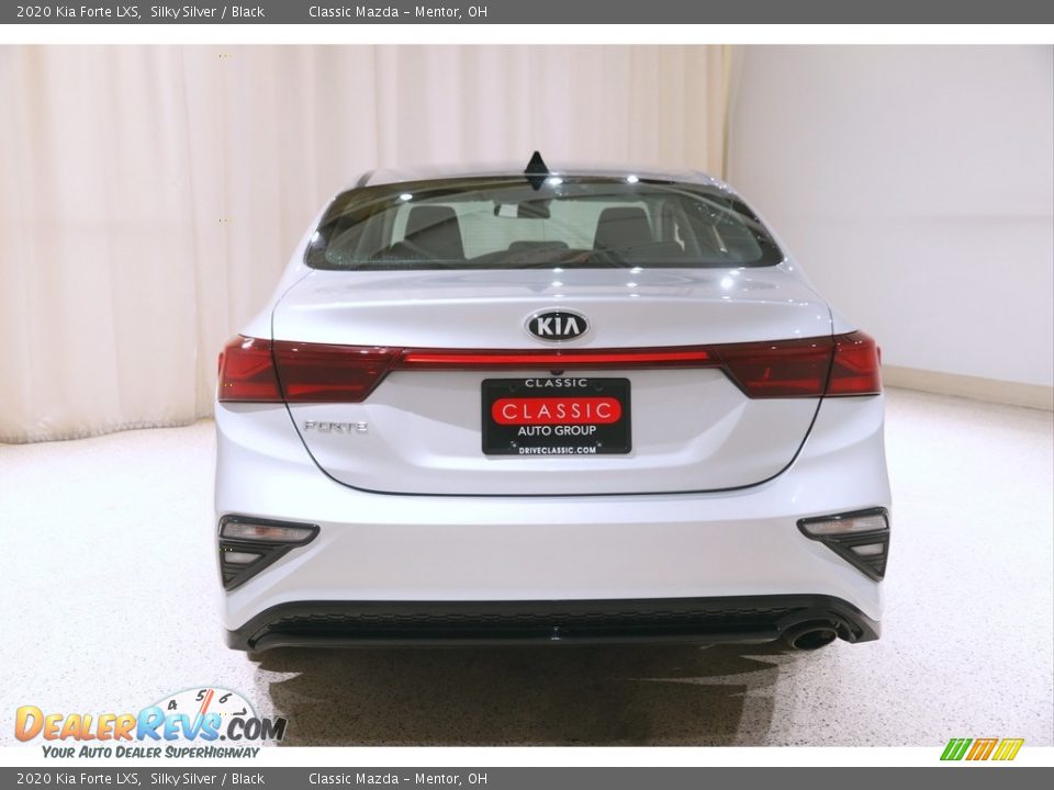2020 Kia Forte LXS Silky Silver / Black Photo #17