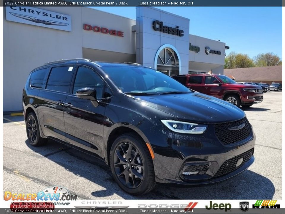 2022 Chrysler Pacifica Limited AWD Brilliant Black Crystal Pearl / Black Photo #1
