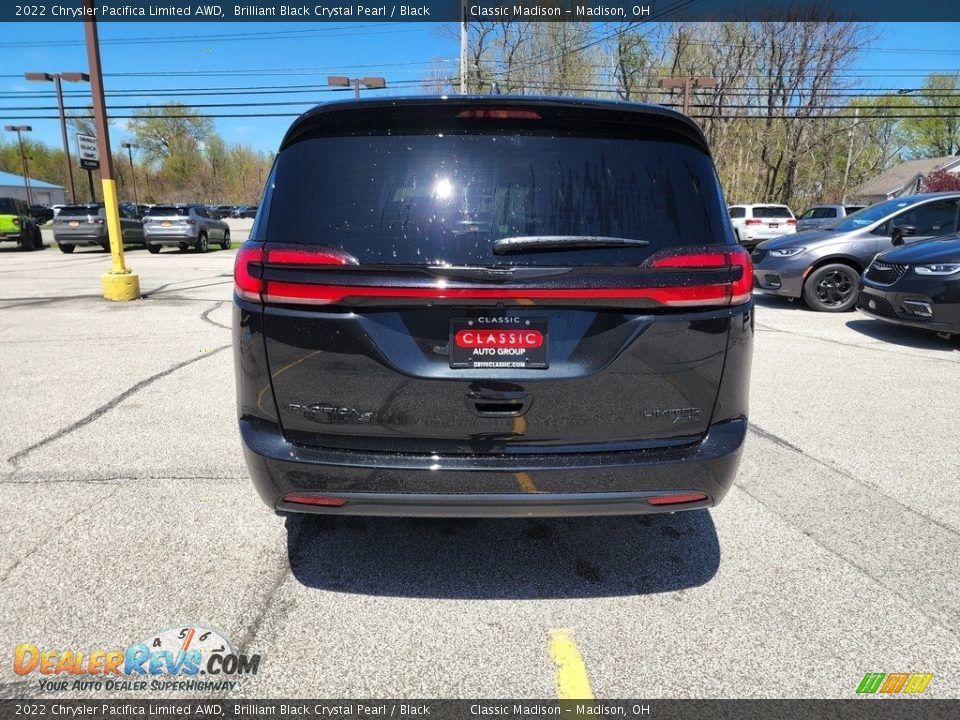 2022 Chrysler Pacifica Limited AWD Brilliant Black Crystal Pearl / Black Photo #11