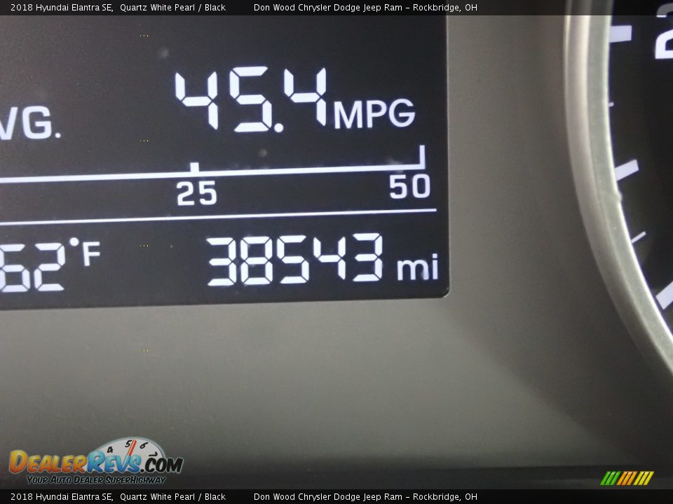 2018 Hyundai Elantra SE Quartz White Pearl / Black Photo #32