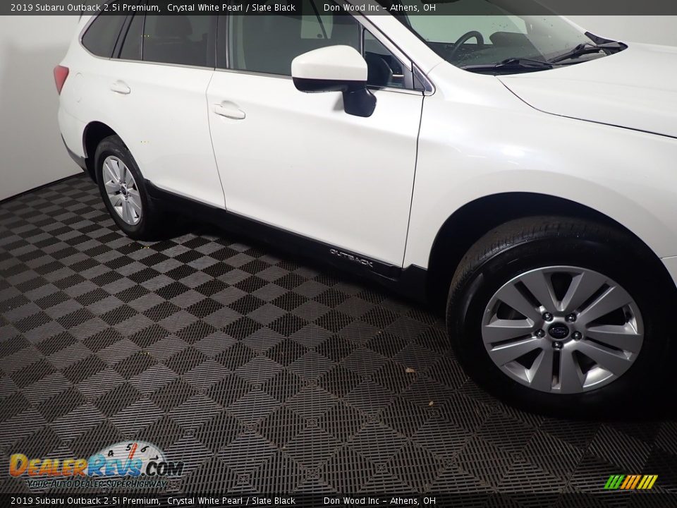 2019 Subaru Outback 2.5i Premium Crystal White Pearl / Slate Black Photo #4