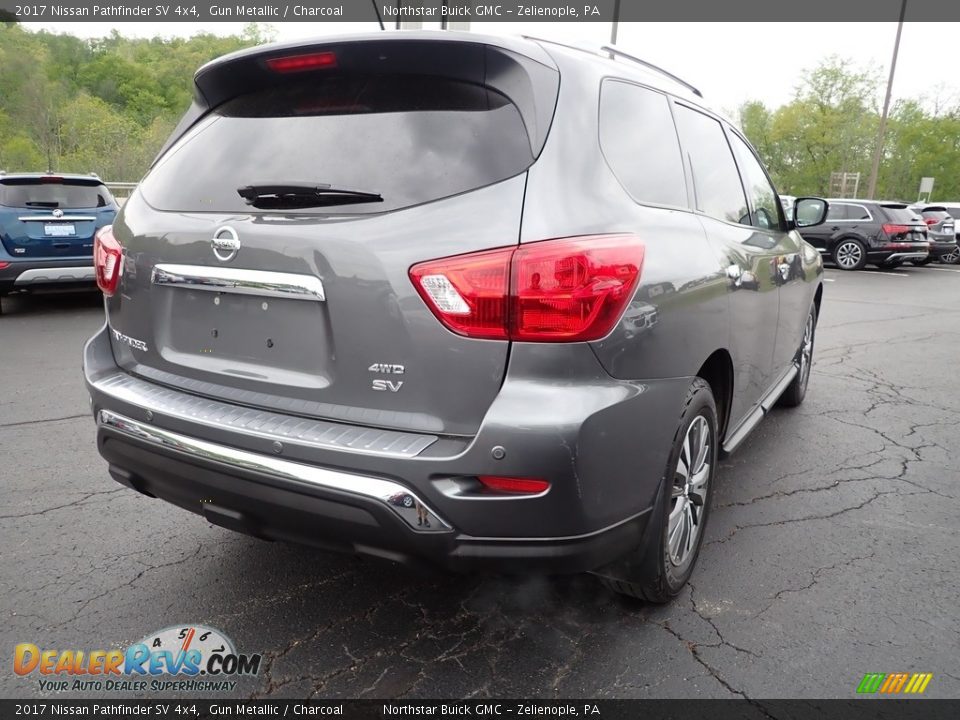 2017 Nissan Pathfinder SV 4x4 Gun Metallic / Charcoal Photo #6