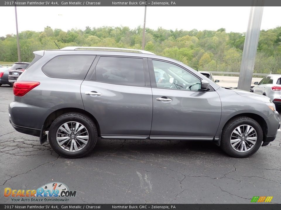 2017 Nissan Pathfinder SV 4x4 Gun Metallic / Charcoal Photo #8