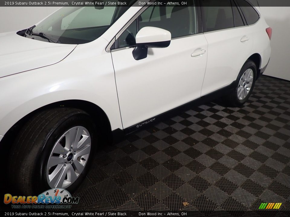 2019 Subaru Outback 2.5i Premium Crystal White Pearl / Slate Black Photo #10
