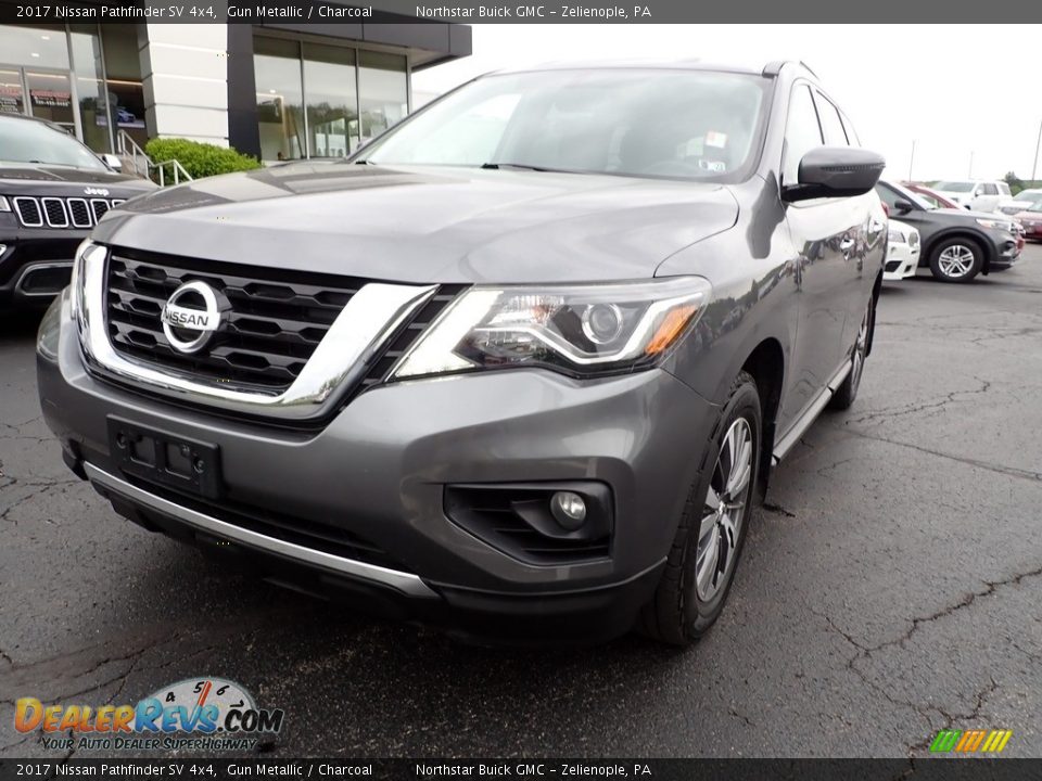 2017 Nissan Pathfinder SV 4x4 Gun Metallic / Charcoal Photo #12